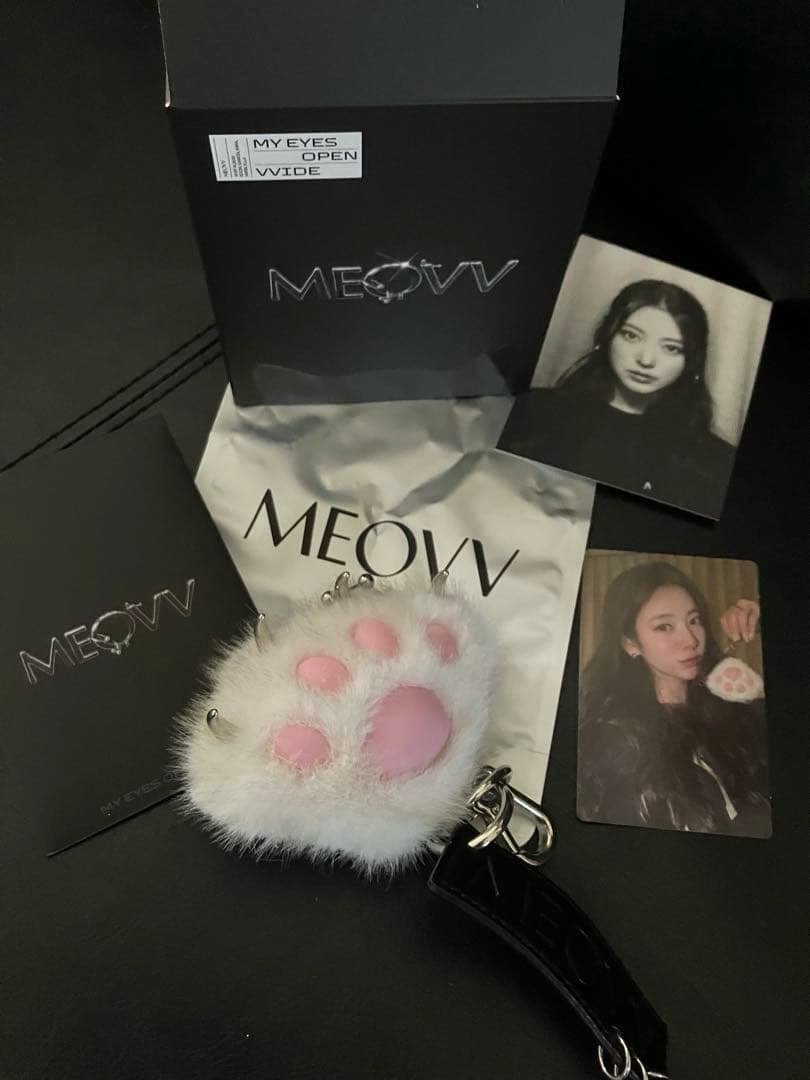 MEOVV アンナ Jelly Paw MY EYES OPEN VVIDE - メルカリ