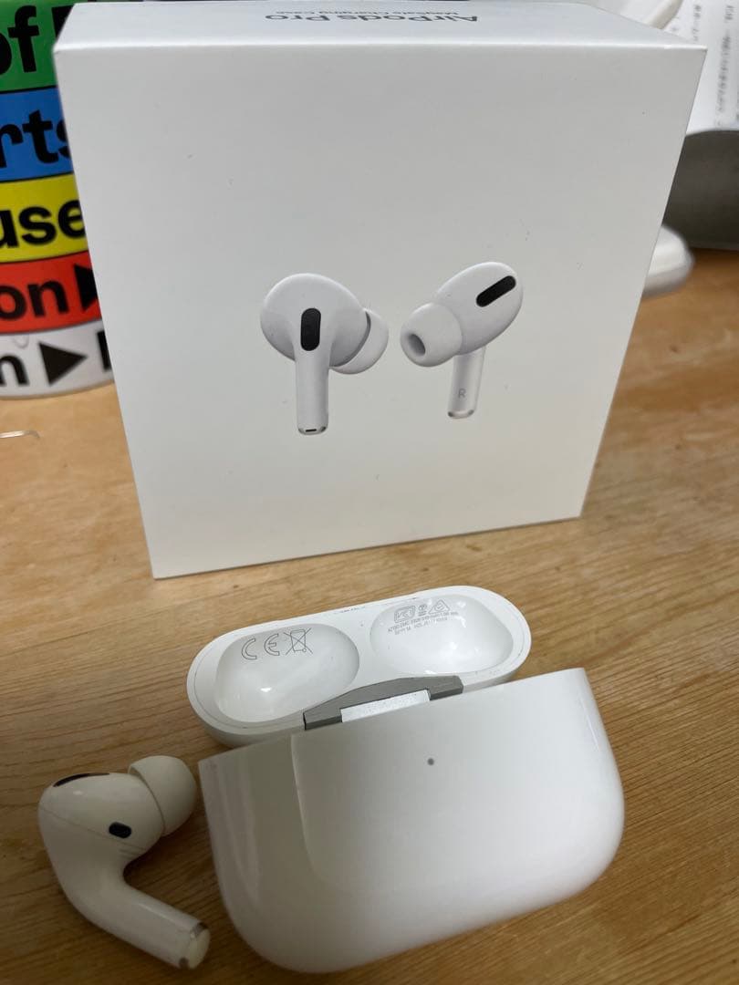 Apple AirPods Pro2 本体 充電ケース付き　イヤホンは左のみ Amazon.co.jp: 【整備済み品】 Apple AirPods Pro（第2世代