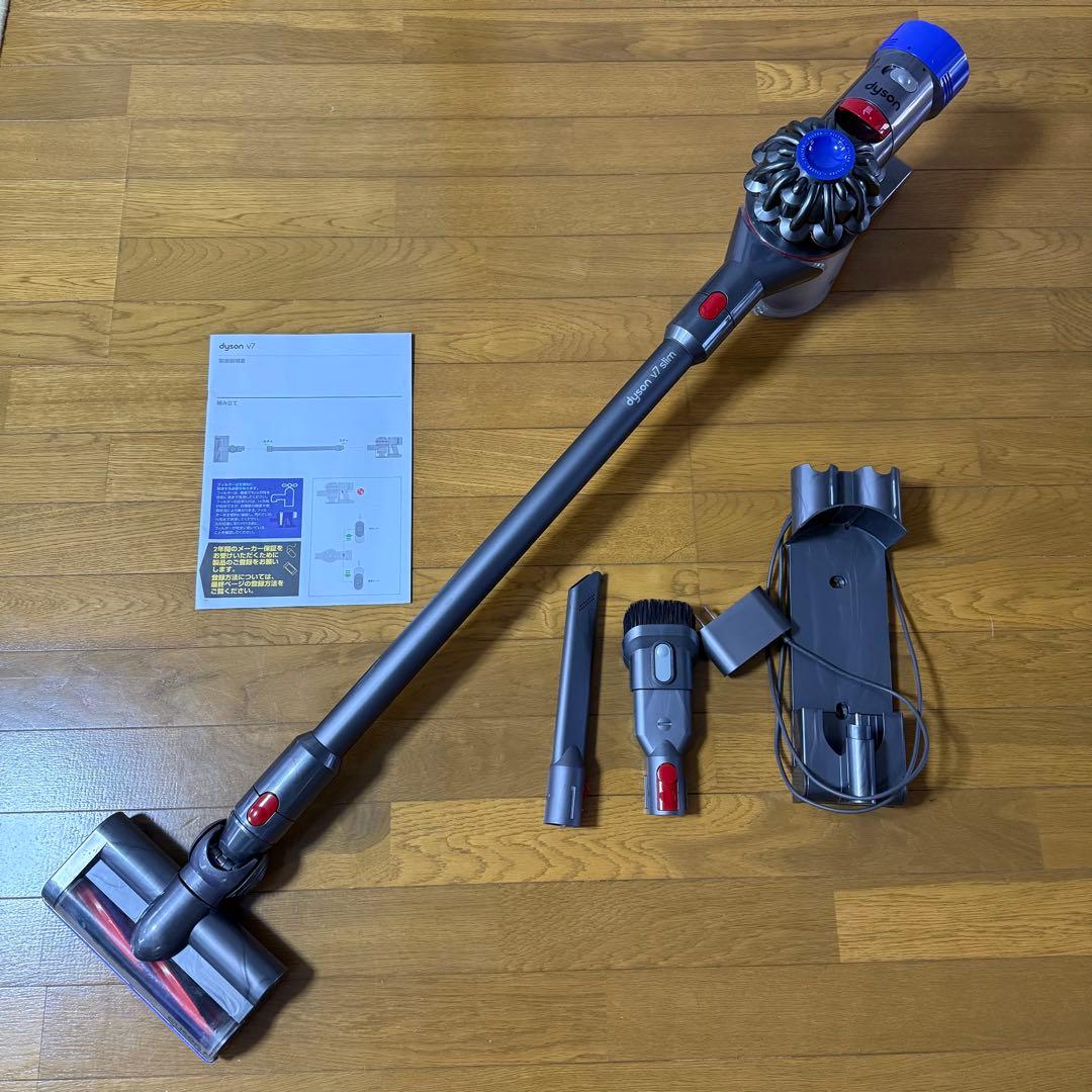 dyson v7 slim 掃除機 コードレスクリーナー　中古　美品　作動良好 Dyson - 美品 動作確認済み Dyson V7 slim コードレス掃除機の通販 by