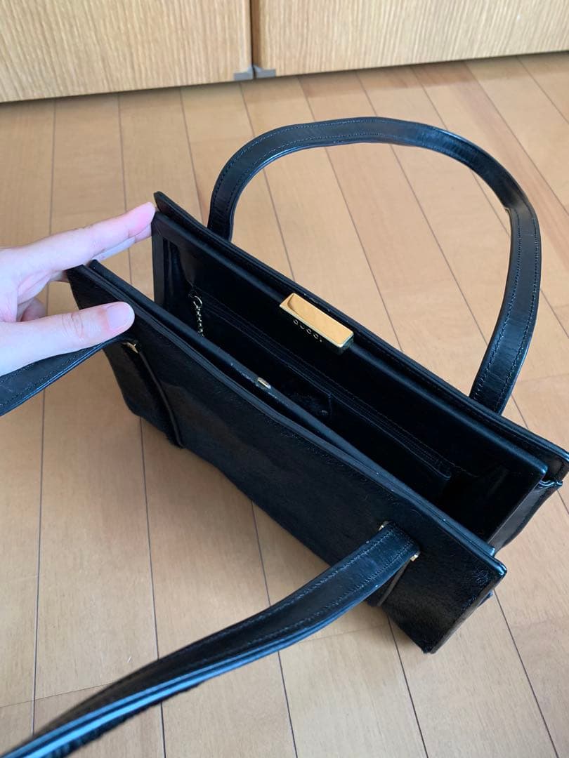 GUCCI ブラック ハンドバッグ フェラガモの保存袋付き