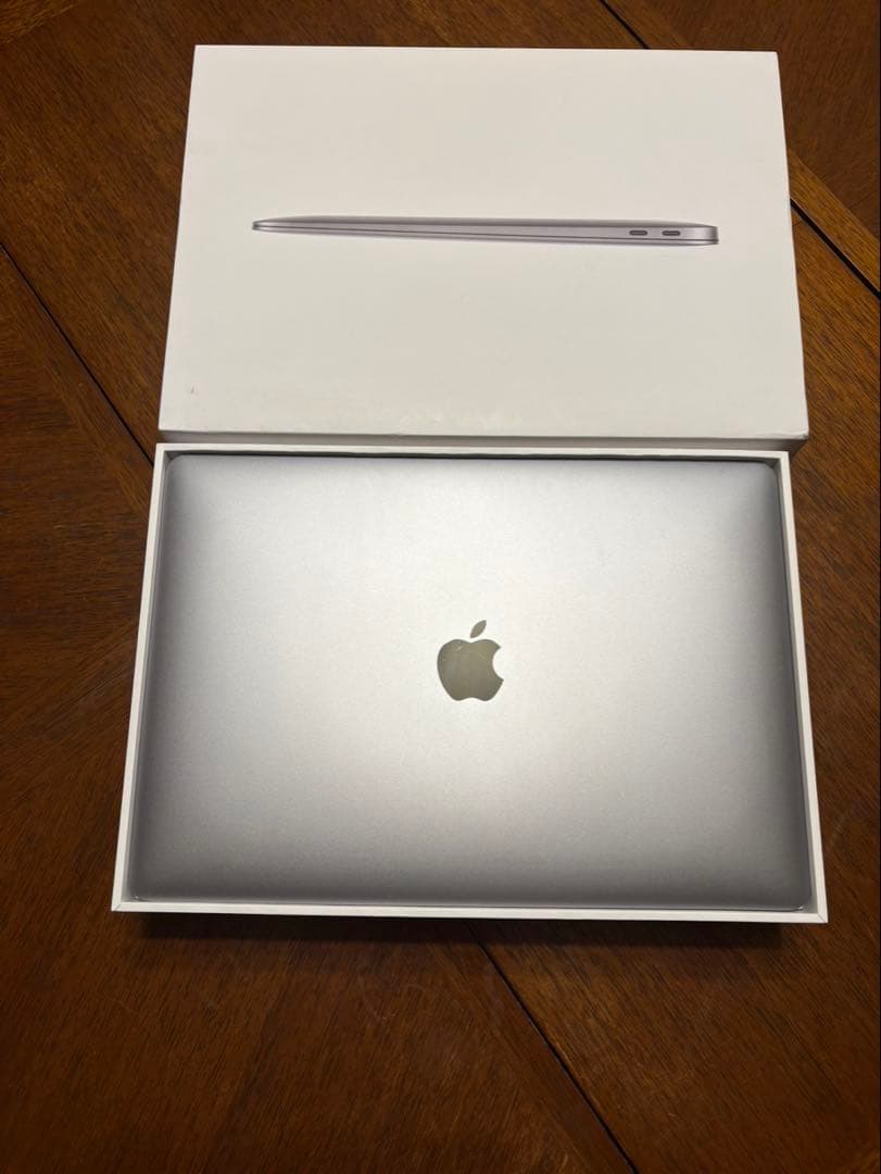 Apple MacBook Air シルバー (M1, 2020) - メルカリ