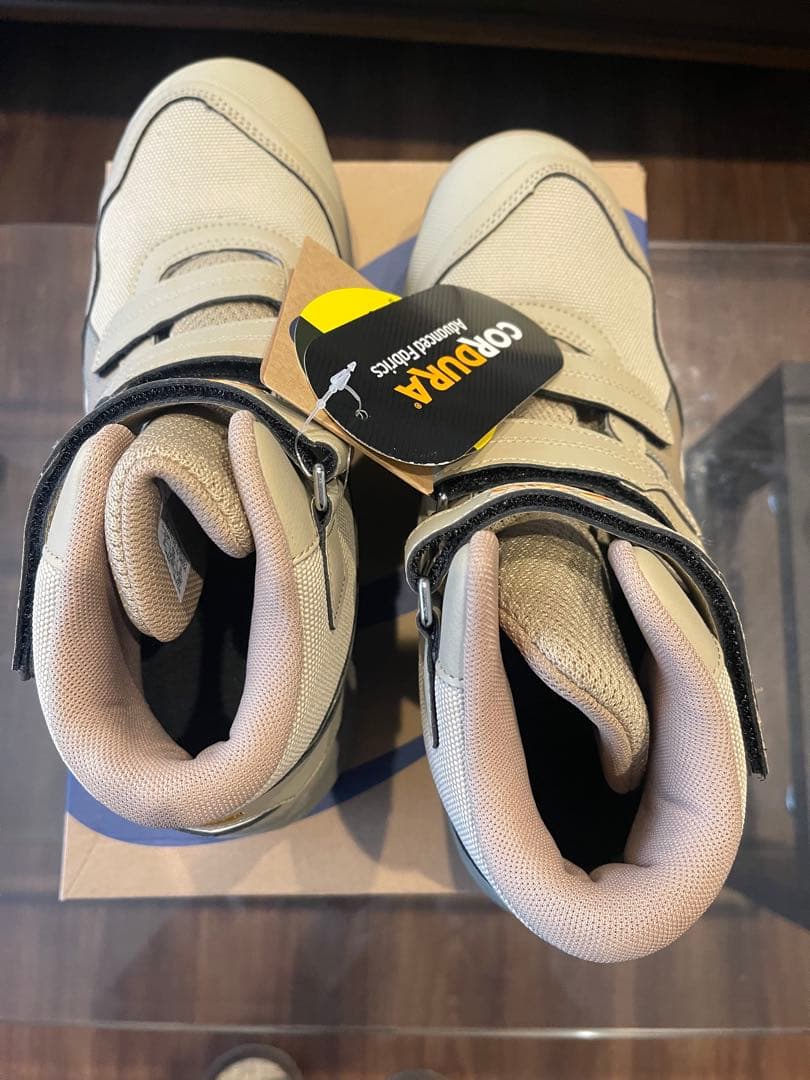 限定色　ASICS WINJOB CP216 TOUGH 28.0cm