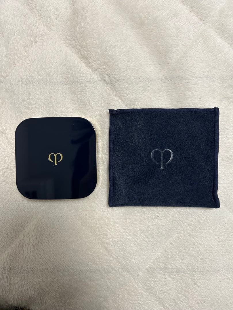 クレ・ド・ポー ボーテ　プードルコンパクトエサンシエルn クレ・ド・ポー ボーテ / プードルコンパクトエサンシエルnの公式商品