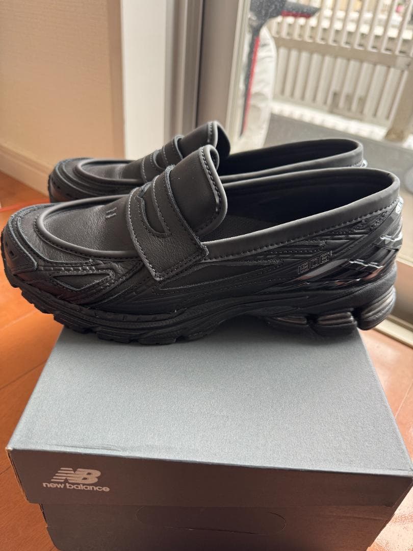 New Balance 1906L トリプルブラックローファー エディター推し】大人がこの秋選ぶべきニューバランスのローファー型
