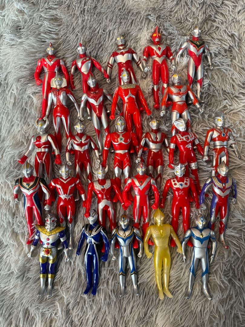 【まとめ売り】ウルトラマンソフビ 25体 マント付きのウルトラマンゼロなど豪華ソフビ5体セット3種が「ウルトラ