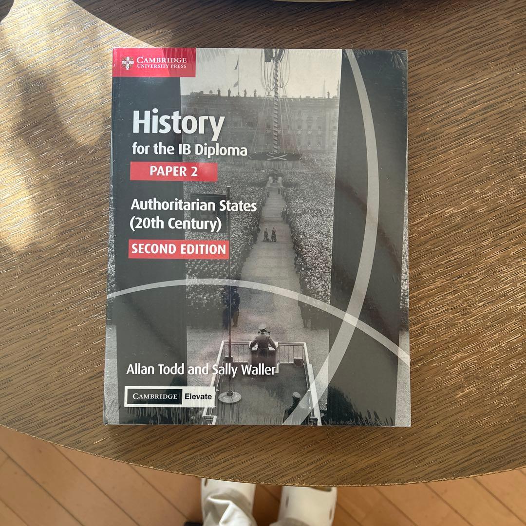 IBテキストAuthoritarian States(20th Century) Amazon.com: History for the IB Diploma Paper 2: 9781107558892
