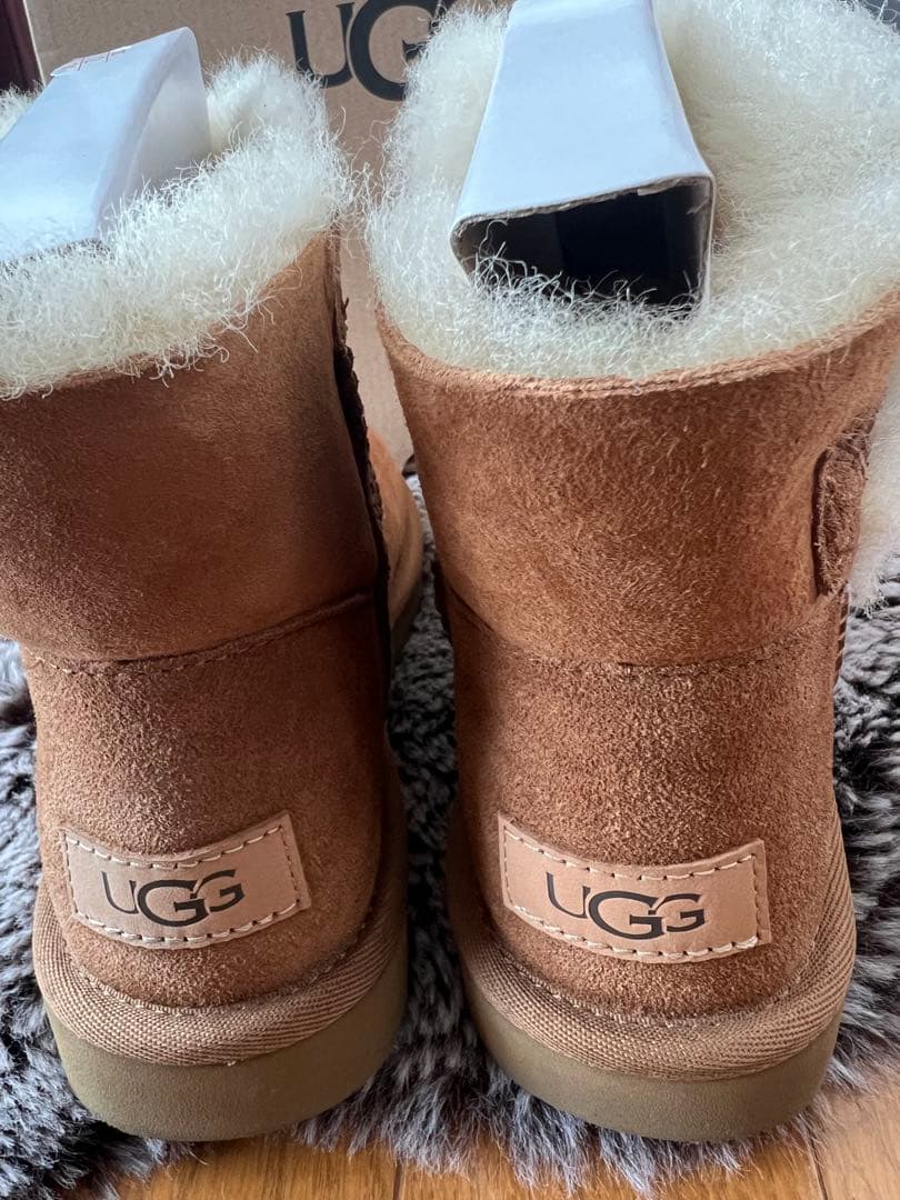 UGG W Mini Bailey Button II チェスナット 6 - 靴お 得 な 通販 サイト