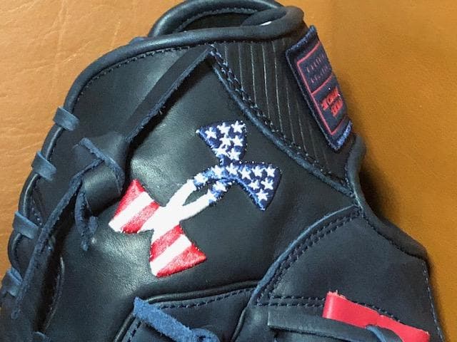 新品☆最高級USA限定発売☆星条旗ロゴ☆アンダーアーマー☆内野手