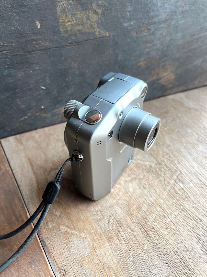 値下げ】FUJIFILM FinePix 4800Z 動作品 オールドコンデジ - メルカリ