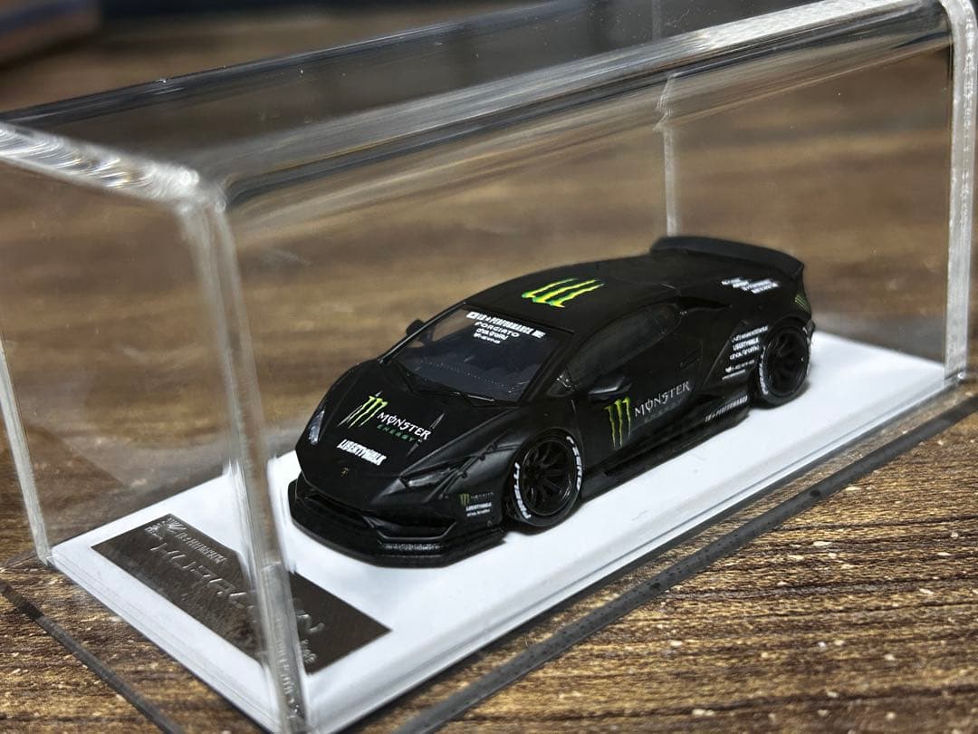 Lamborghini Huracan Monster Energy 1/64