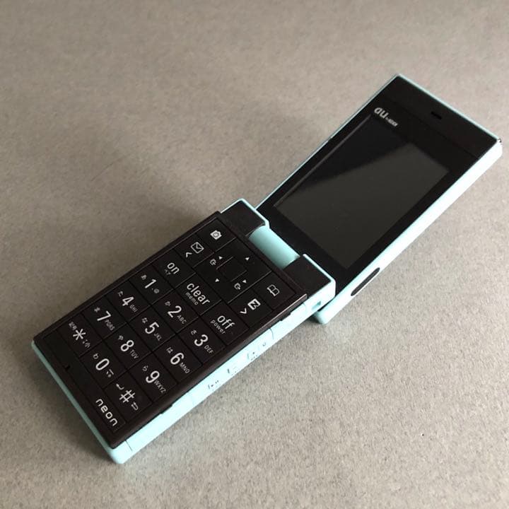 au neon ガラケー - メルカリ