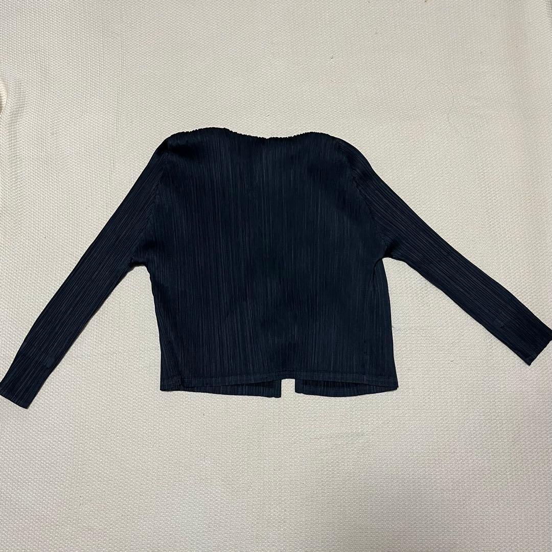 PLEATSPLEASE イッセイミヤケ カーディガン Wrap ブラック - メルカリ