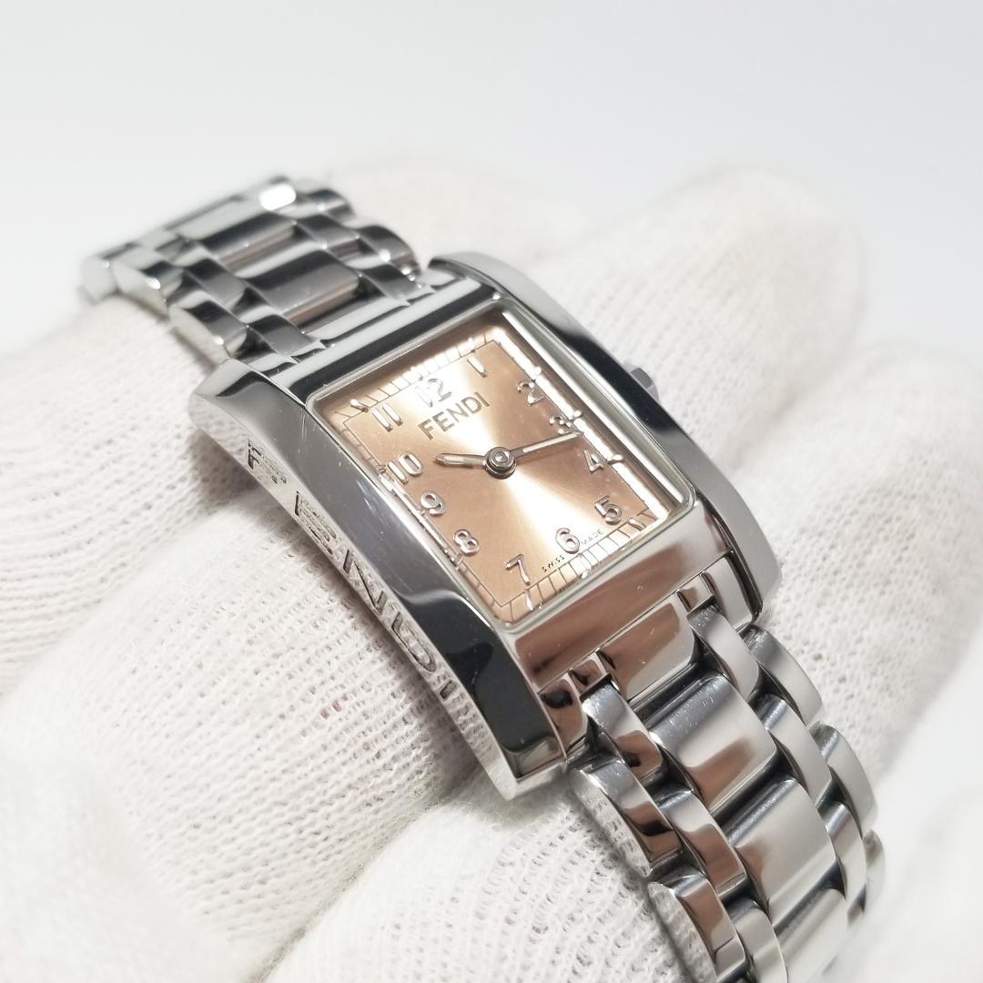 電池交換済 FENDI フェンディ 腕時計 クラシコ クォーツ 稼働 7000L