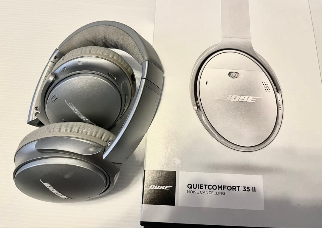 Bose QuietComfort 35 II ワイヤレスヘッドホン　シルバー Amazon.com: Bose QuietComfort 35 (Series II) Wireless Headphones
