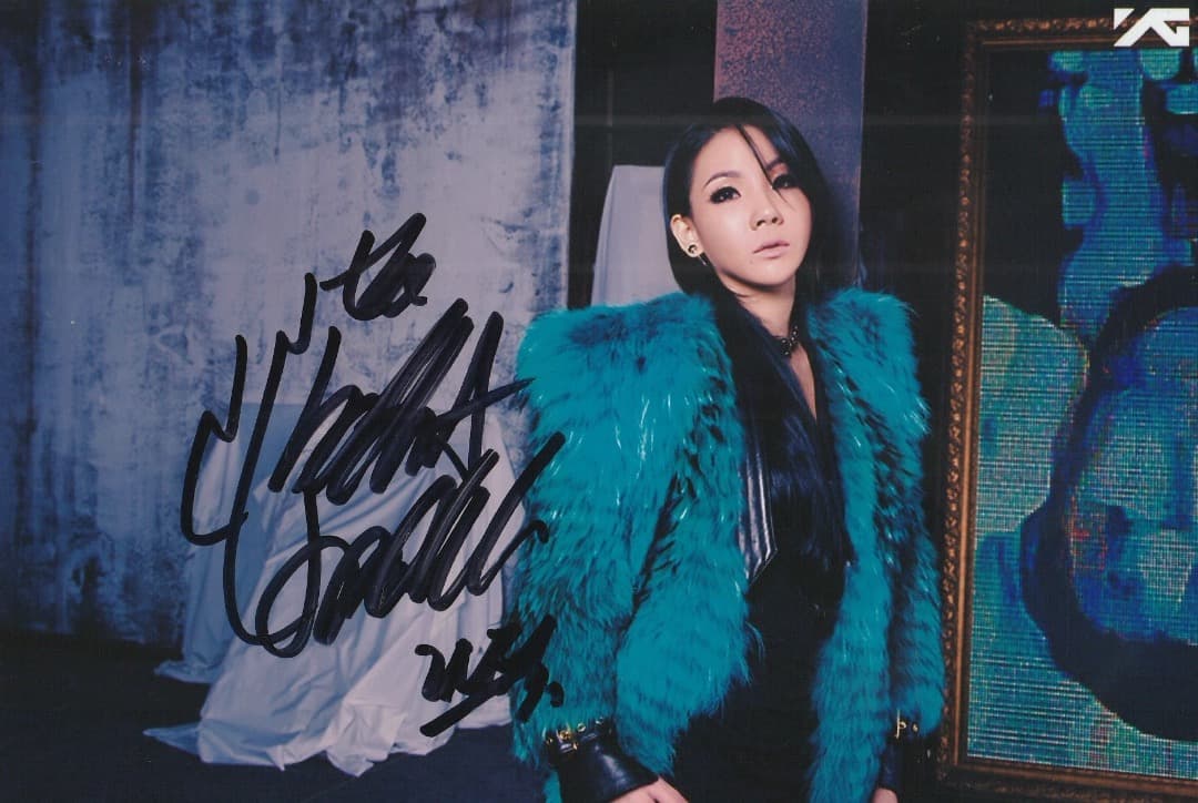 2NE1♡CL 直筆サイン入り 写真 - メルカリ
