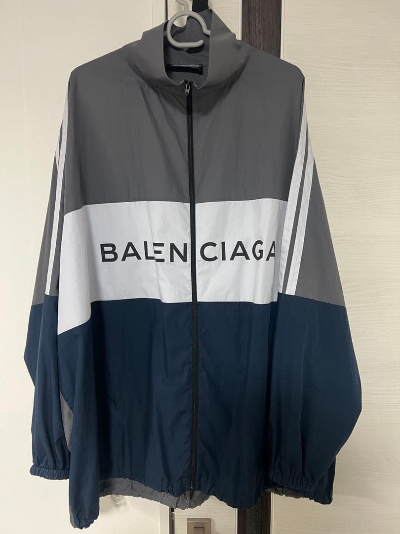 BALENCIAGA ナイロンジャケット グレー/ネイビー - メルカリ