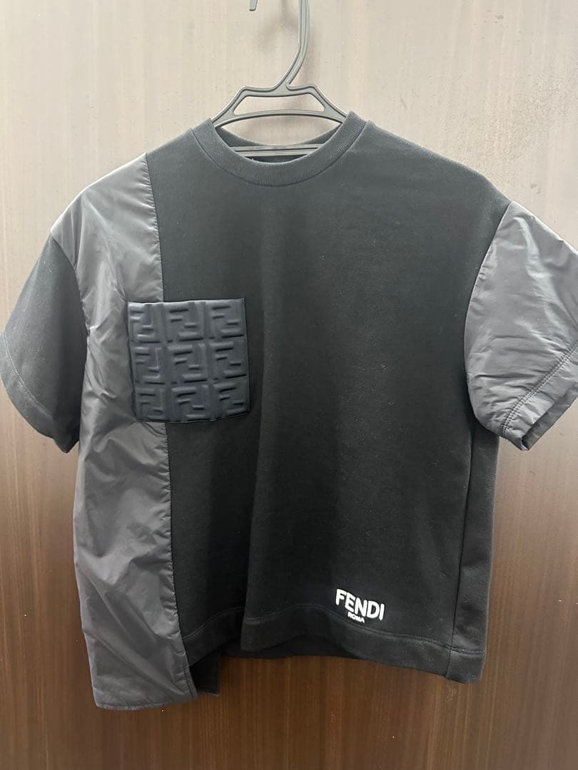 美品！FENDIキッズ Tシャツ サイズ12A フェンディ キッズ Tシャツ 半袖 FENDI ブランド 子供服 カットソー