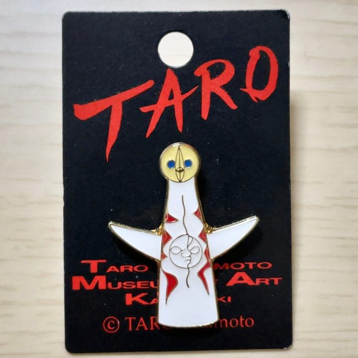 岡本太郎美術館 太陽の塔 ピンバッジ 大阪万博 EXPO ブローチ - メルカリ
