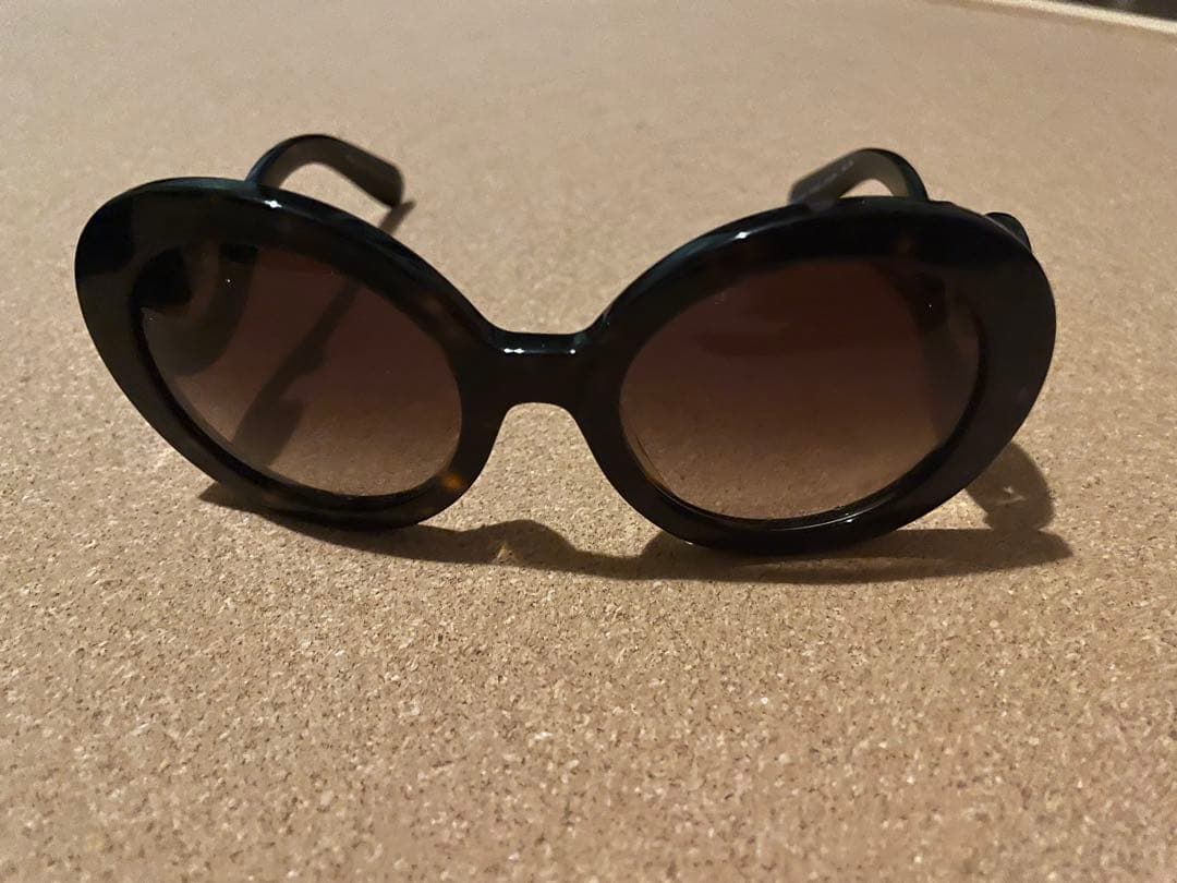 PRADA オーバーサイズサングラス ブラック PRADA】シンボル サングラス ロゴ ブラック 関税送料込み (PRADA