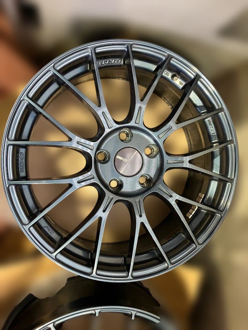 ②エンケイ　PFM1 18インチ　7.5j PCD114.3