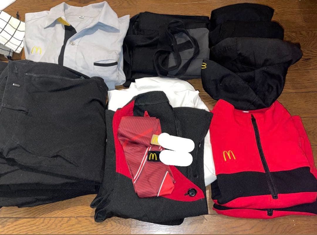 マクドナルド GEL 女性制服 セット 本日まで - メルカリ