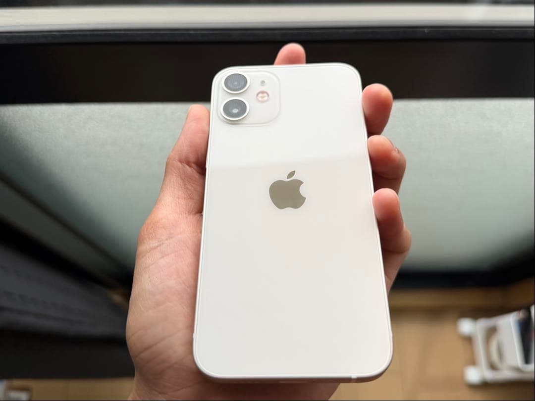 iPhone 12 mini ホワイト 64gbジャンク品simフリー