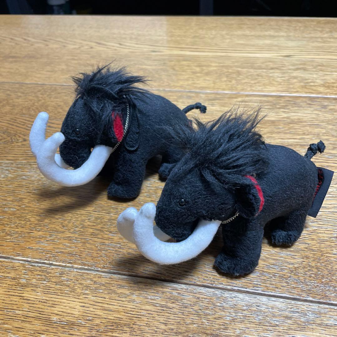 美品レア マムートMAMMUT マンモス ぬいぐるみ 非売品 2体 - メルカリ