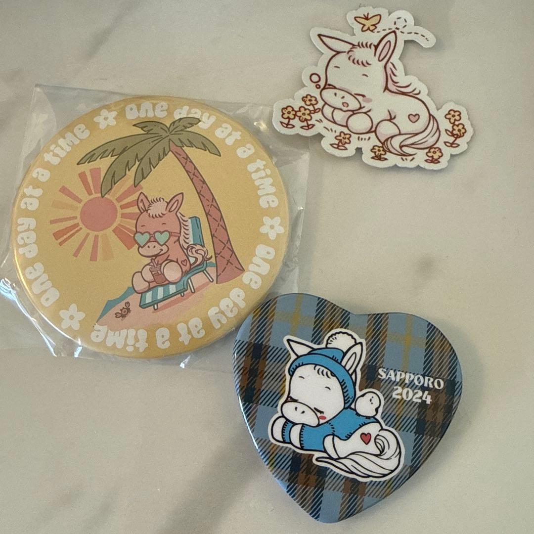 NASU FAR VILLAGEサブレ缶バッチ ステッカー3点セット - メルカリ