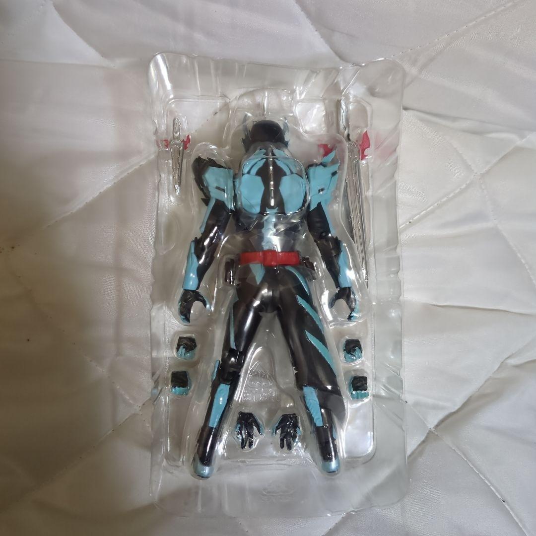 即購入可能　S.H.Figuarts 仮面ライダーセイバー プリミティブドラゴン