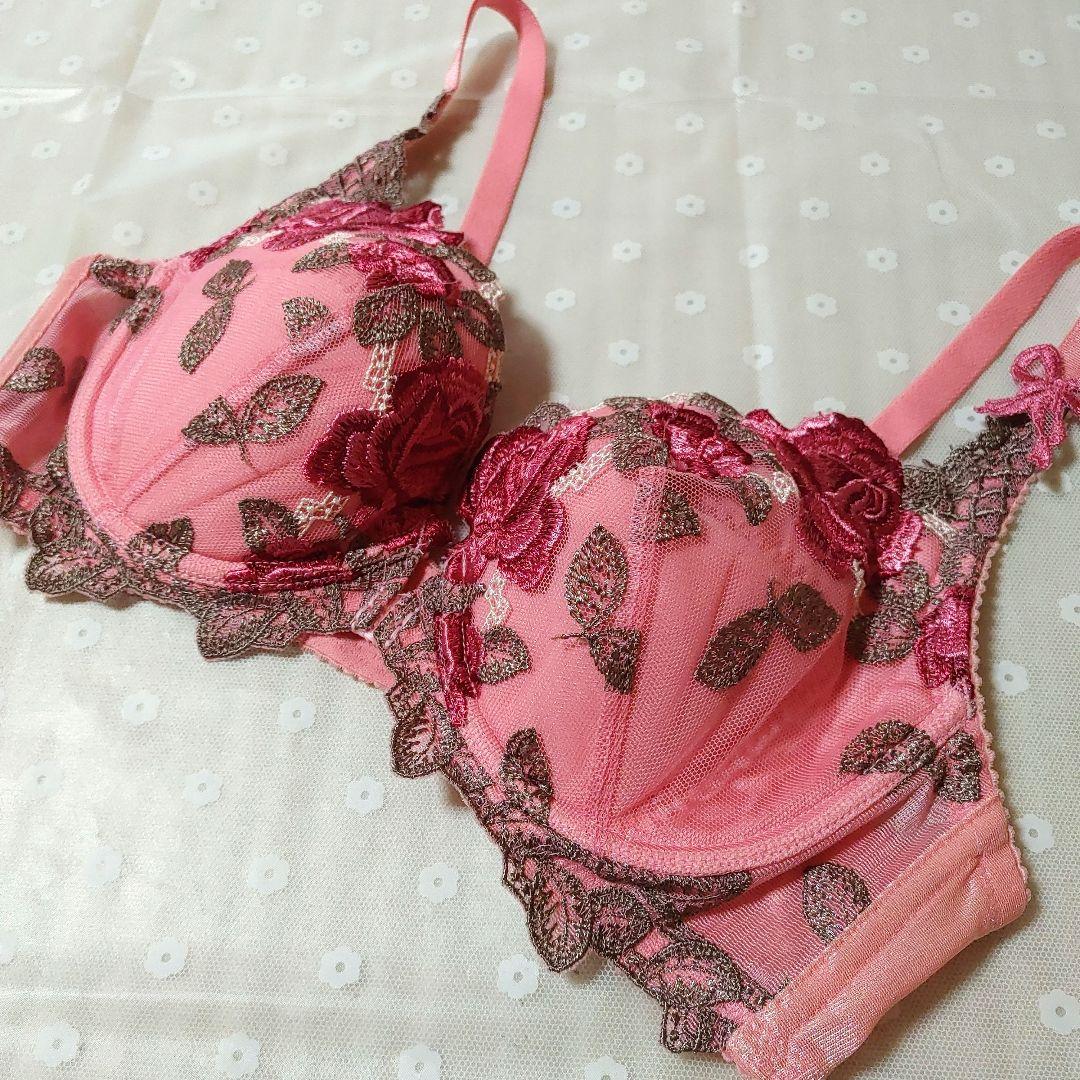 ワコールサルートブラジャー E70 フロントホック 未使用タグなし