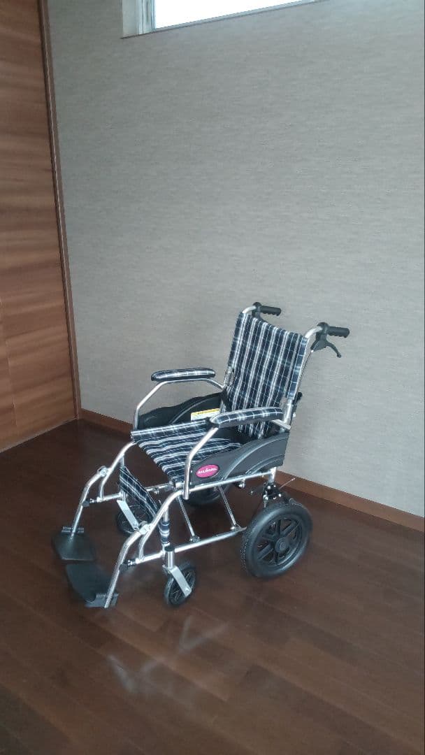 カドクラ製 チェック柄 介助用車椅子 ※ 整備点検清掃済み - メルカリ