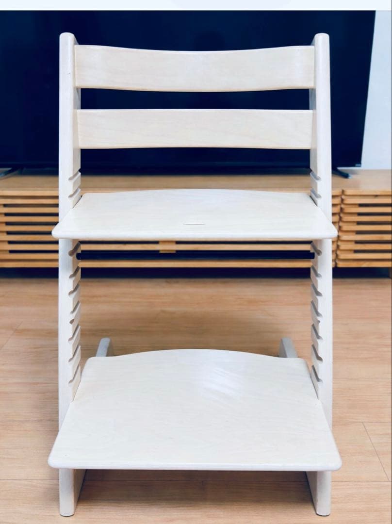 ロル　ストッケ ホワイトウォッシュ2脚 ロル ストッケ ホワイトウォッシュ2脚 ストッケ(STOKKE)｜トリップ