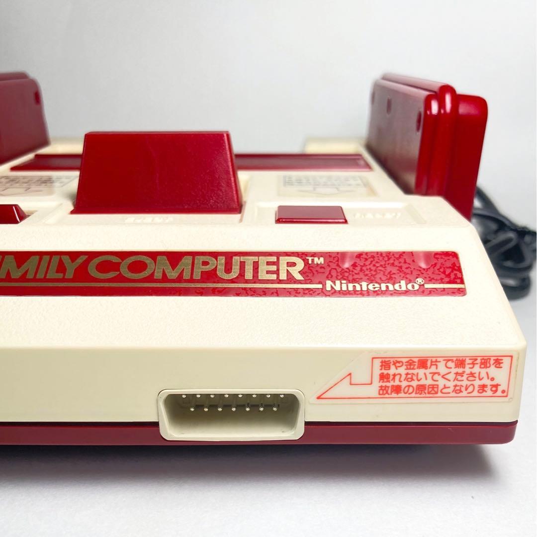 任天堂本社保証印あり】初代ファミコン本体 ファミリーコンピュータ