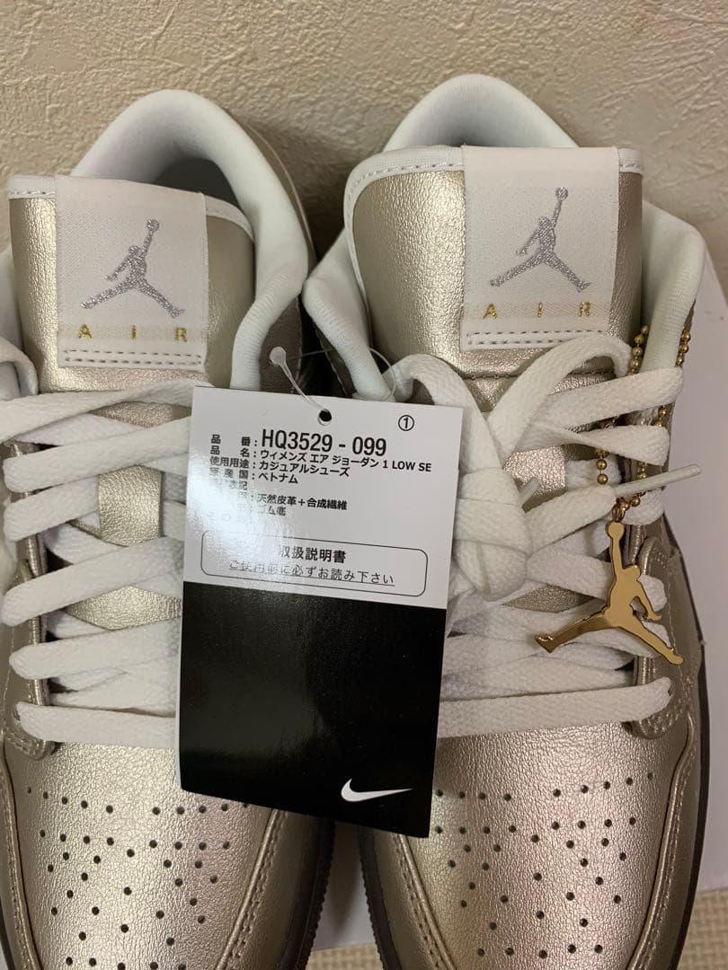 シューズ(女性用) AIR JORDAN 1 LOW SE HQ3529-099 23.5cm