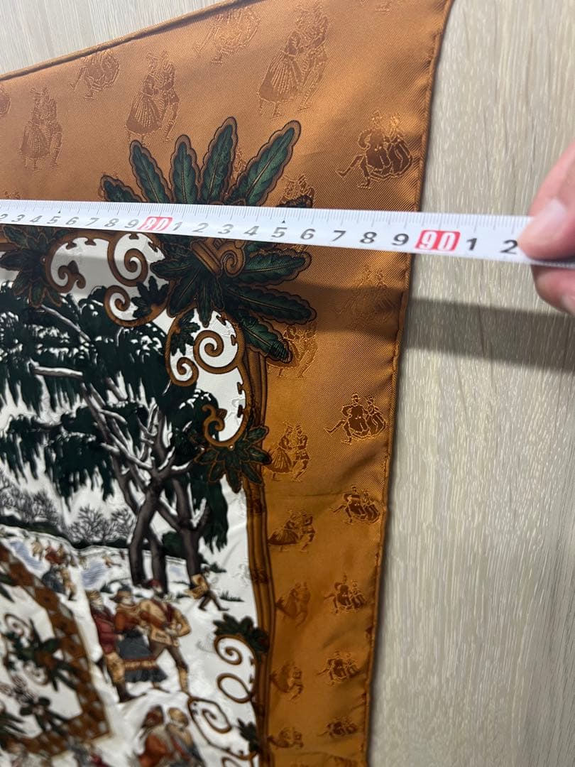 エルメスのカレ90「Scènes de Patinage（スケートの情景）」 - メルカリ