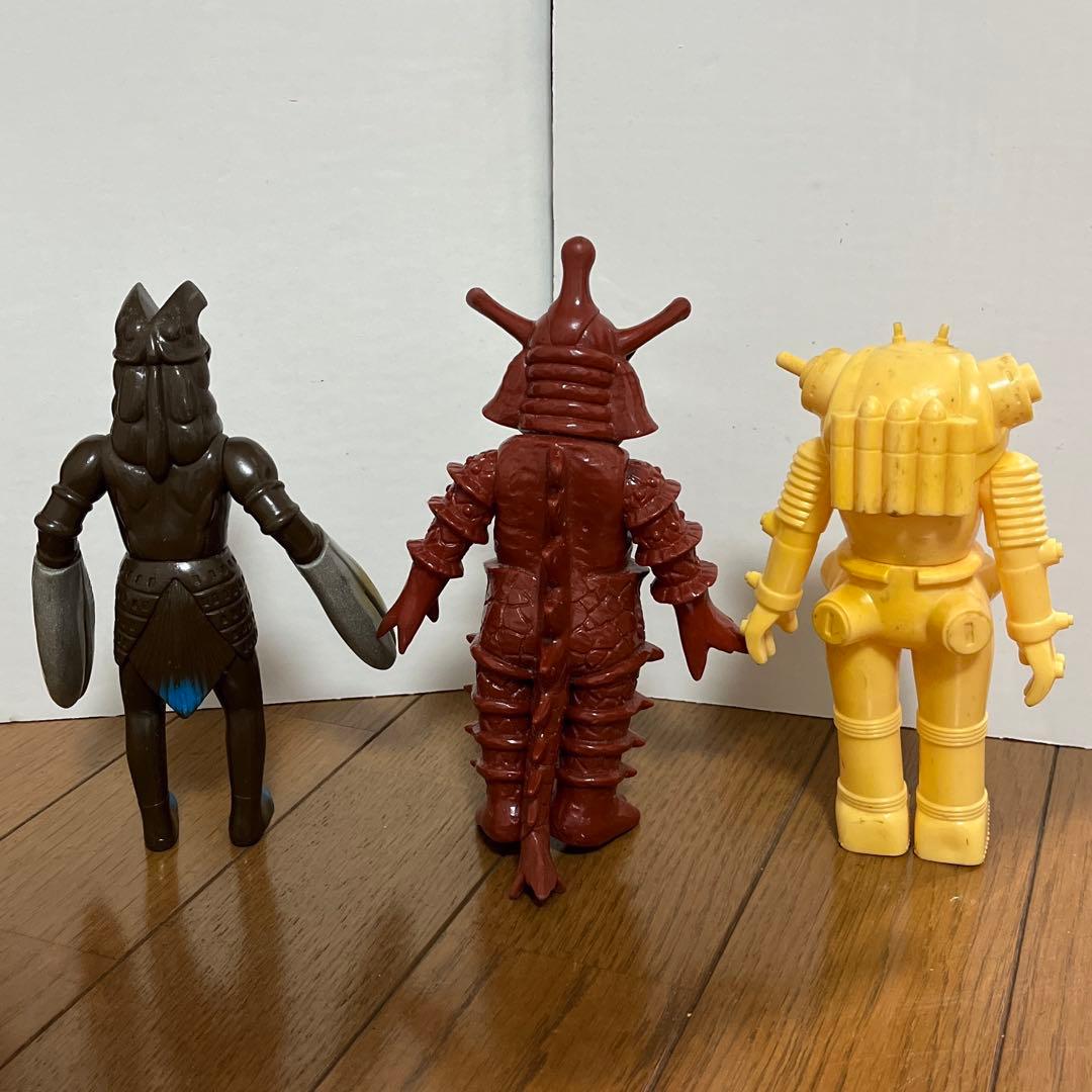 ☆旧ウルトラ怪獣シリーズ ソフビ 11体セット☆ - メルカリ