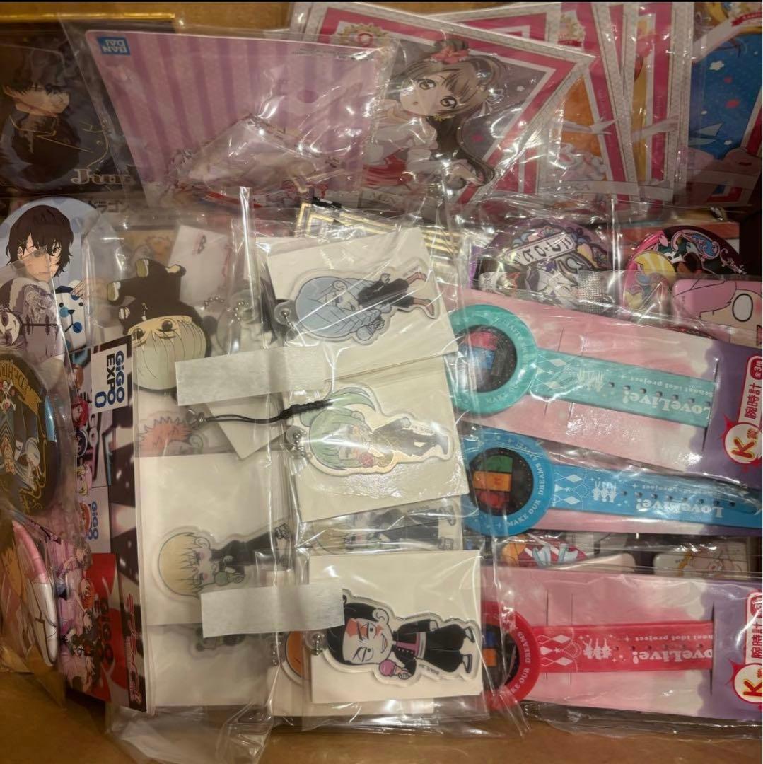 鬼滅の刃 ワンピース ラブライブ アニメグッズ まとめ売り 大量 1500点