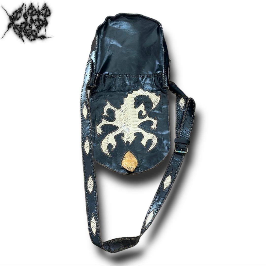 バッグ \"Unknown\" PythonHead Scorpion Bag