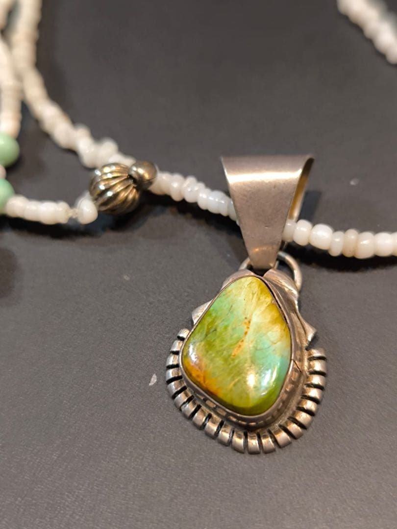 ハンドメイド シルバーペンダント ネックレス ナバホ インディアンジュエリー インディアンジュエリー ネックレス ナバホパール ハンドメイド