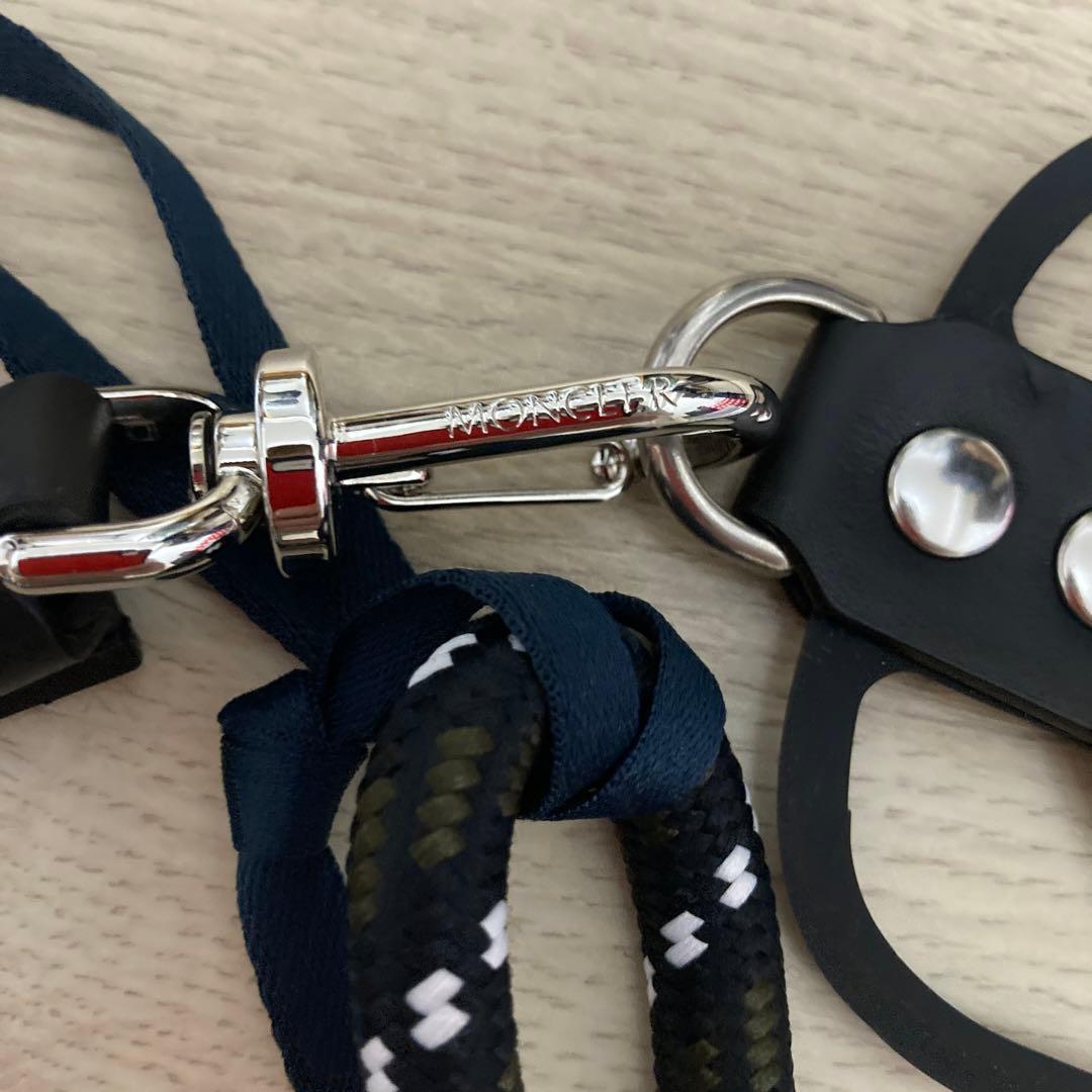 新品・タグ付き】モンクレール 携帯ストラップ ブラック ユニセックス