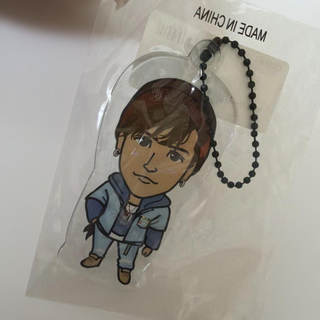 岩田剛典 YES WE ARE デニム衣装 キーホルダー クリアチャーム - メルカリ