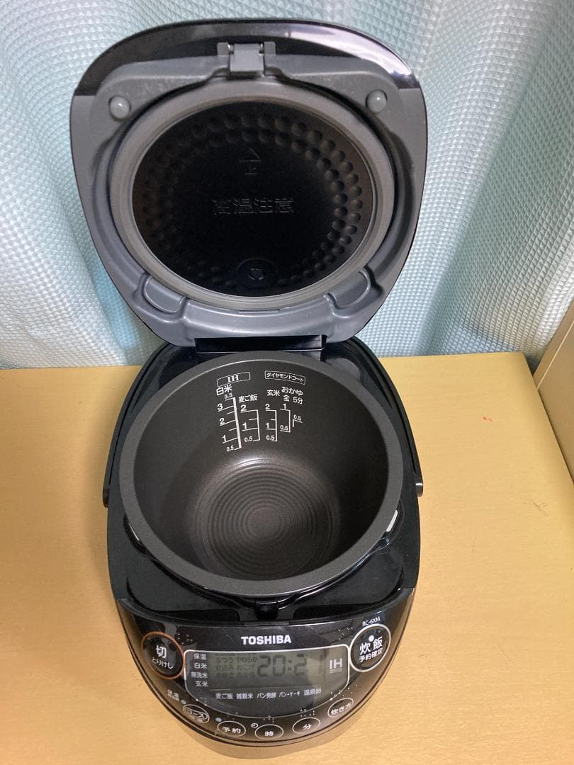 ★美品★ TOSHIBA RC-6XM IH炊飯器 黒 0.63l 2021年製