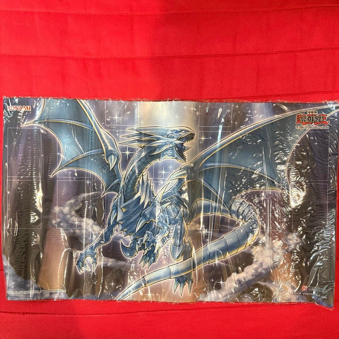特価】遊戯王 青眼の白龍 プレイマット 未開封 韓国限定 - メルカリ