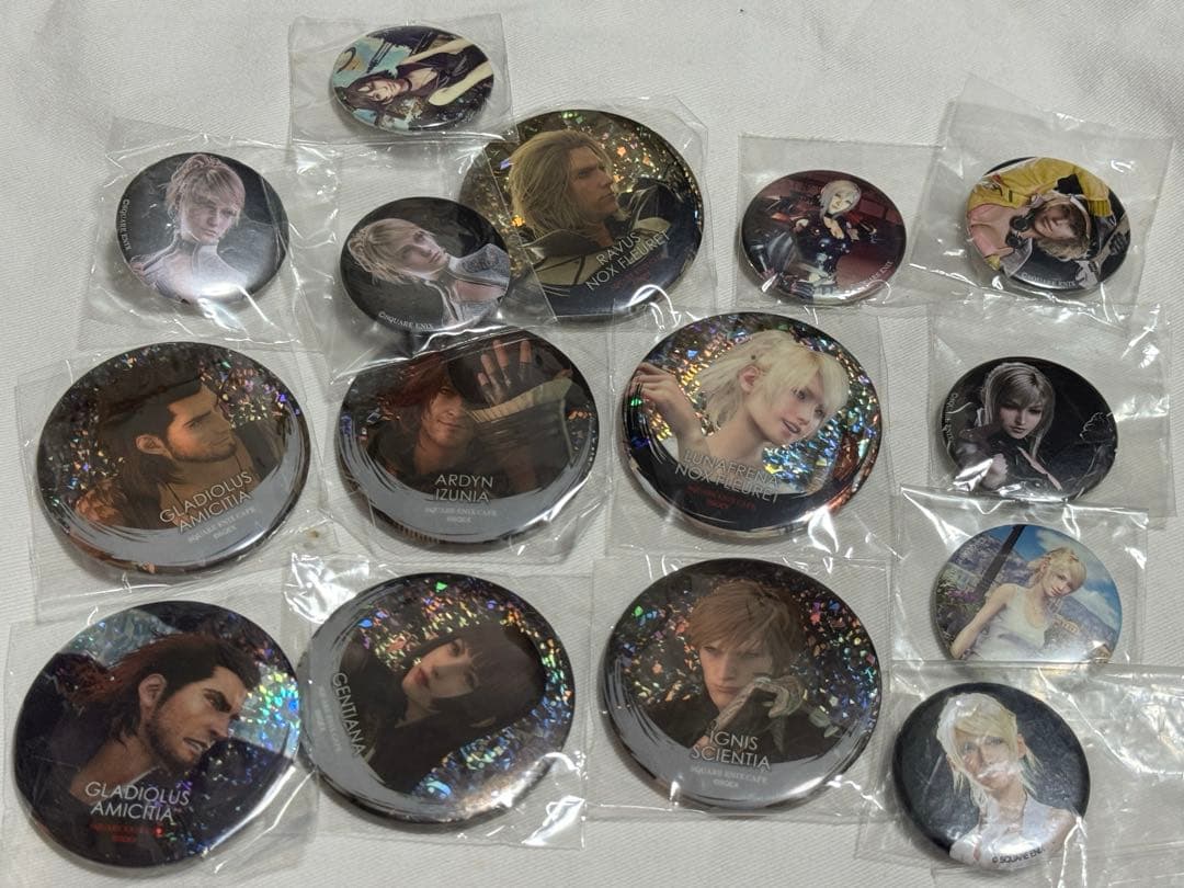 FF15 スクエニカフェ ホログラム 缶バッジ まとめ売り - メルカリ