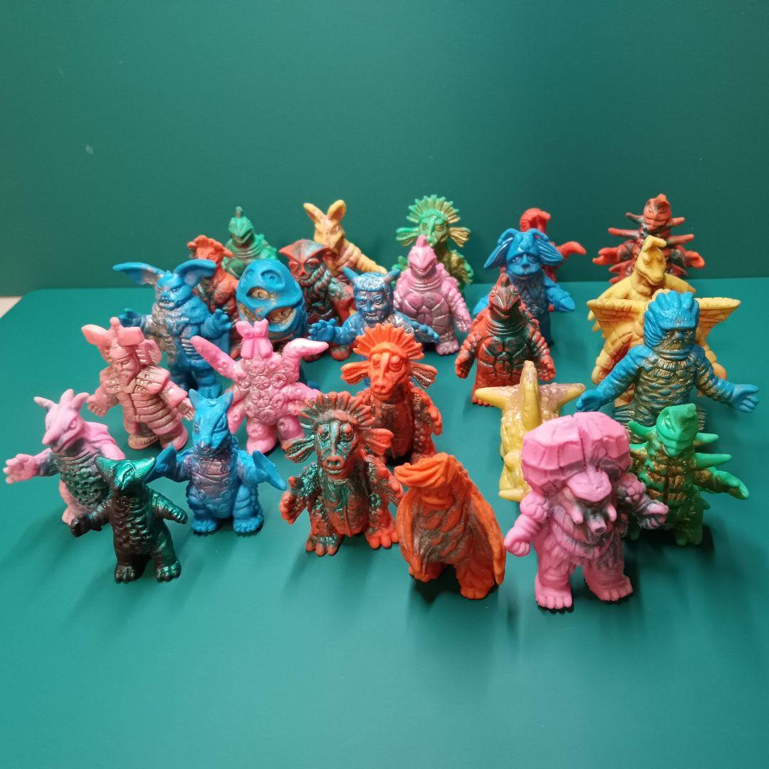 ウルトラ怪獣消しゴム スプレー 27体 - メルカリ