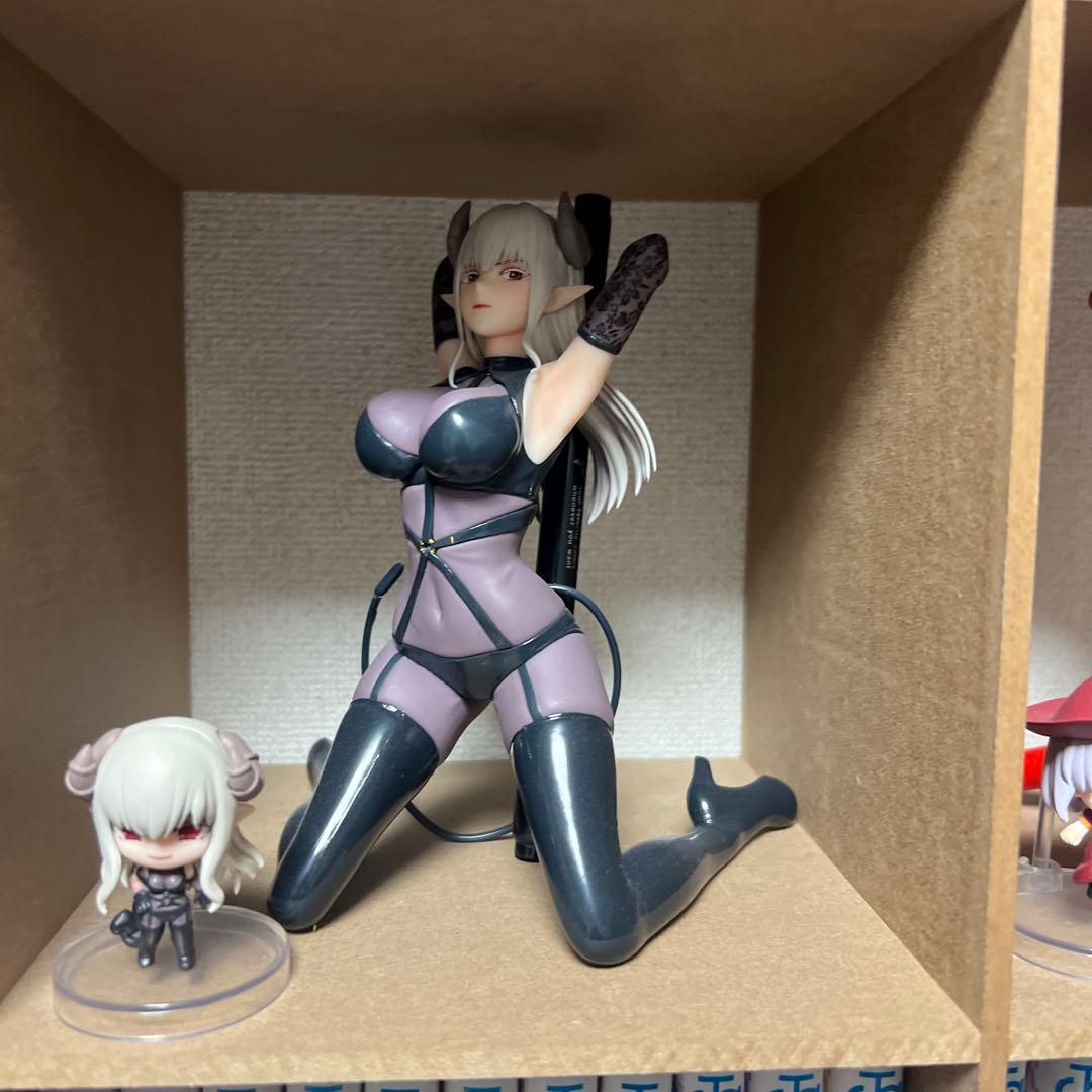 2.5次元の誘惑 漫画全巻フィギュアセット