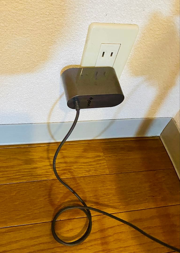 豪華セット】ダイソンV10＋水拭きヘッドRULA＋壁穴不要スタンド＋付属