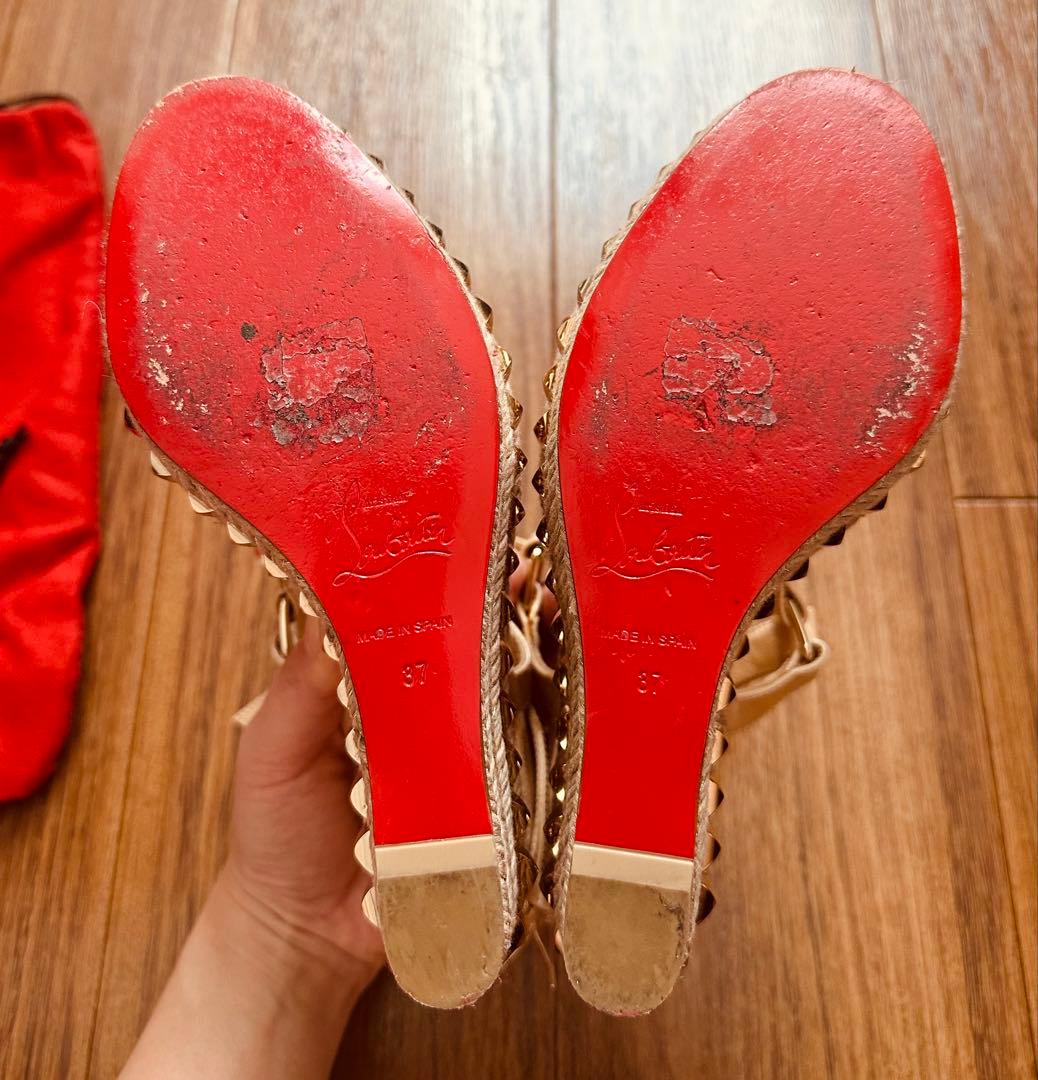 n*n様専用 ルブタン ベージュエナメルサンダル