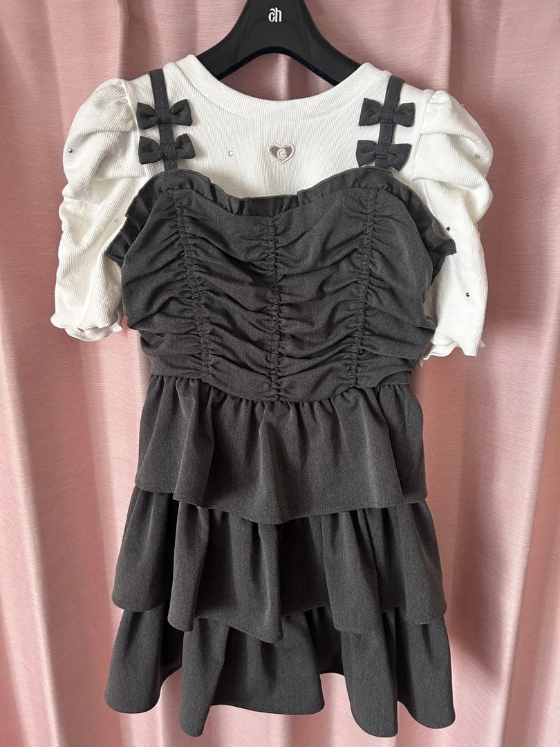 ハート透かしビジューTP &リボンキャミギャザーワンピ evelyn - メルカリ