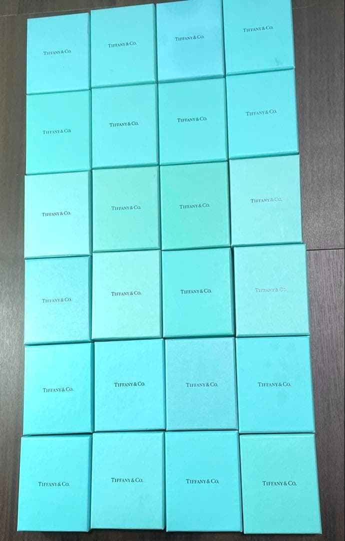 Tiffany & Co. ギフトボックスセット24個 50%割引セール中